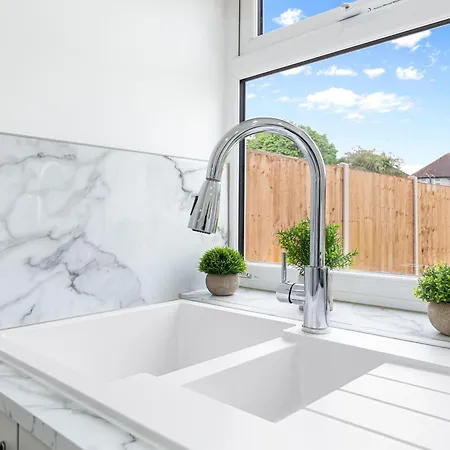 3 Bedroom House Close To Dartford Station Exterior foto